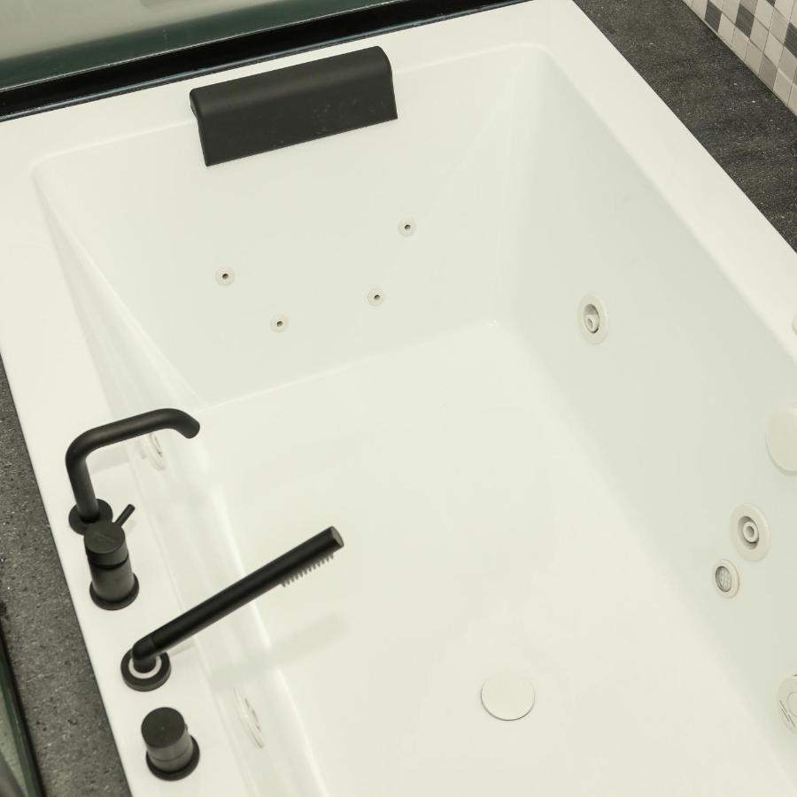 Dislocati Bnb - Jacuzzi Privata - Cucina - Tv60" - Minimal Luxury Marigliano Dış mekan fotoğraf