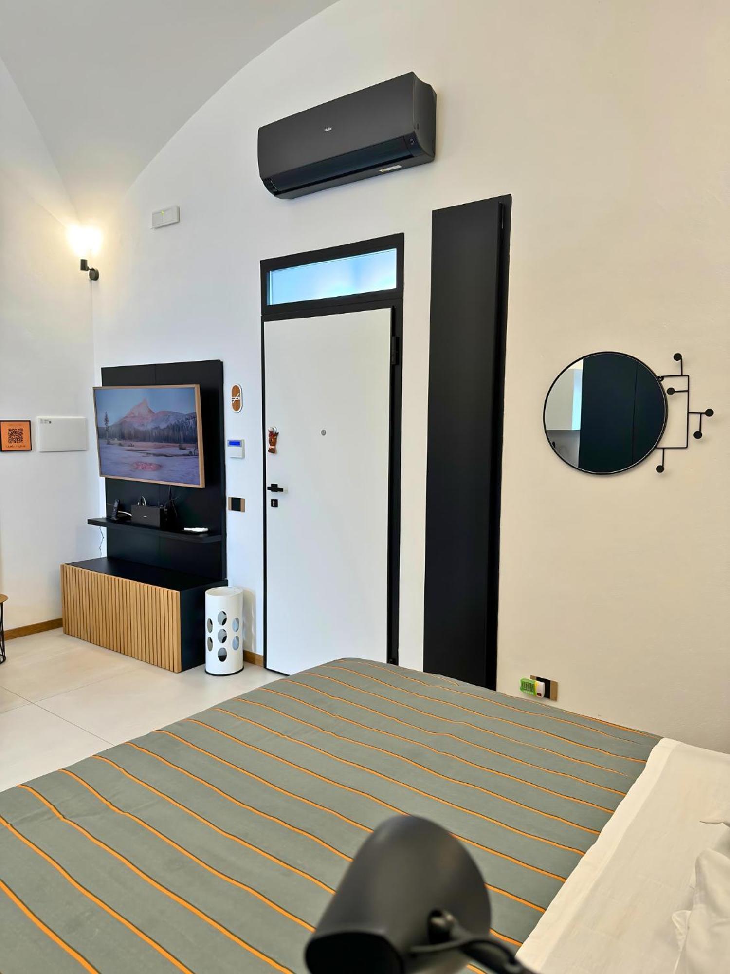 Dislocati Bnb - Jacuzzi Privata - Cucina - Tv60" - Minimal Luxury Marigliano Dış mekan fotoğraf