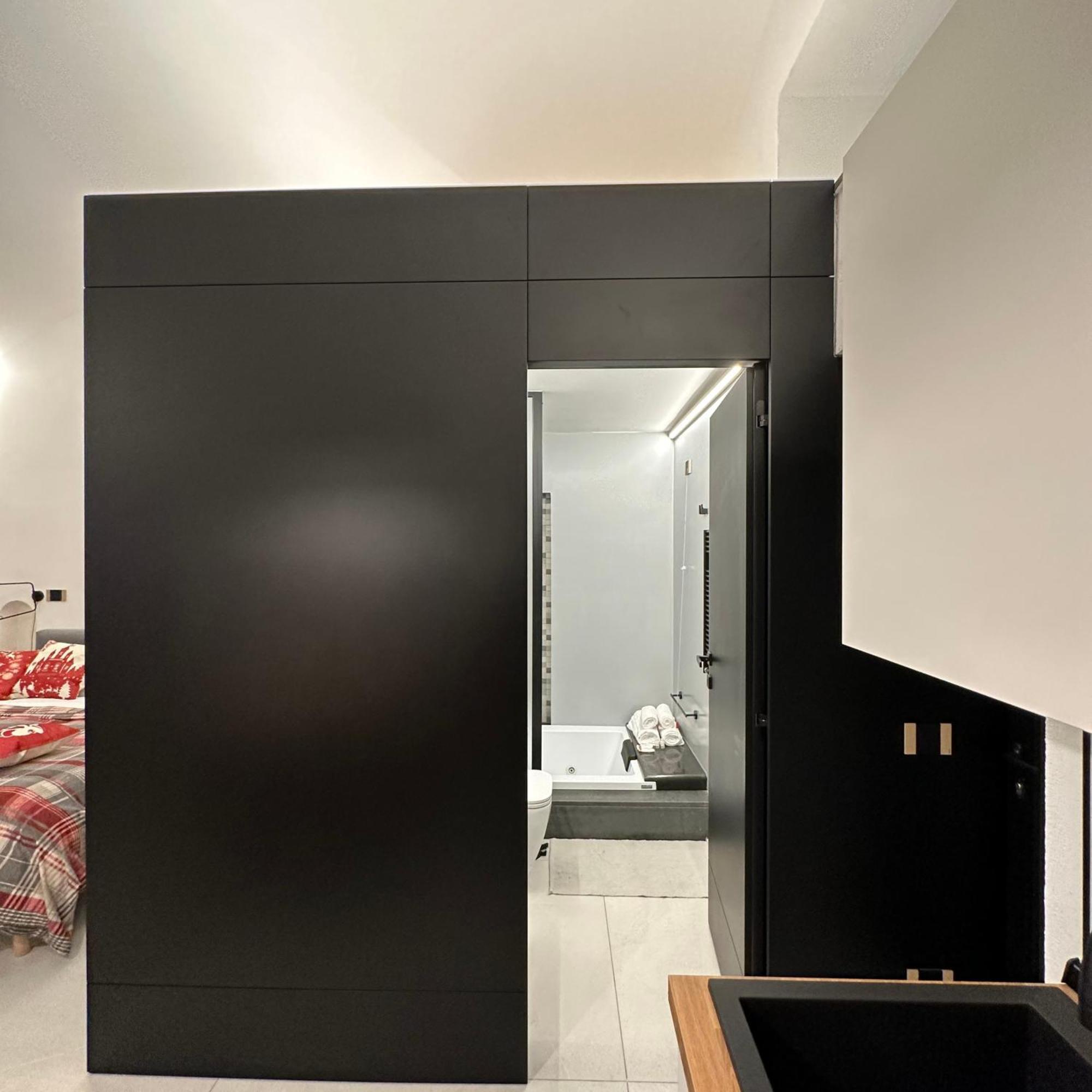 Dislocati Bnb - Jacuzzi Privata - Cucina - Tv60" - Minimal Luxury Marigliano Dış mekan fotoğraf
